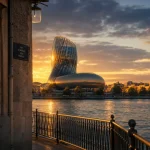 Avis sur Cité du Vin : vue depuis les quais et belvédère à 35 m