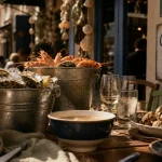 La mer street food coquillages à Marseille : huîtres sur glace au Vieux-Port